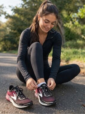 Brooks Black and Pink Ghost 10 running shoes in excellent condition